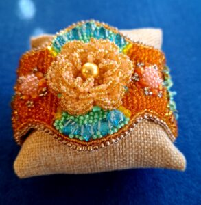 Pärlbroderat armband 