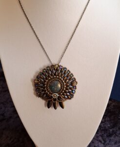 Halsband med hänge